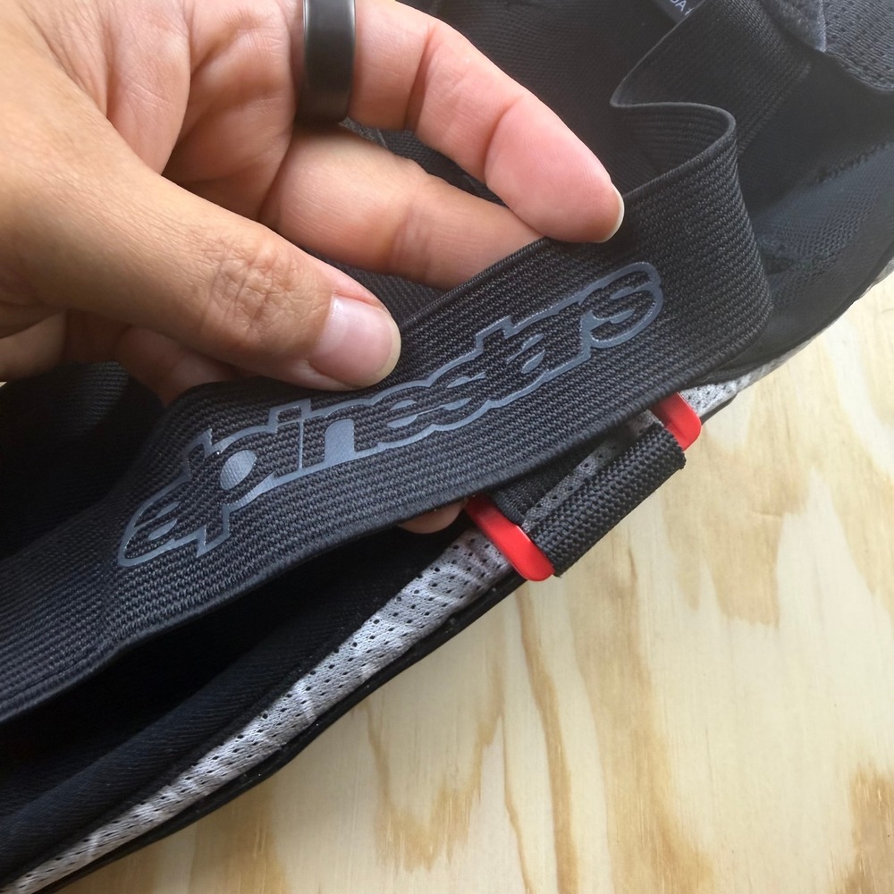 Alpinestars Vapor Pro Knee Protector Guards Black Red S-M Motocross MTB 84153 - Picture 2 of 6